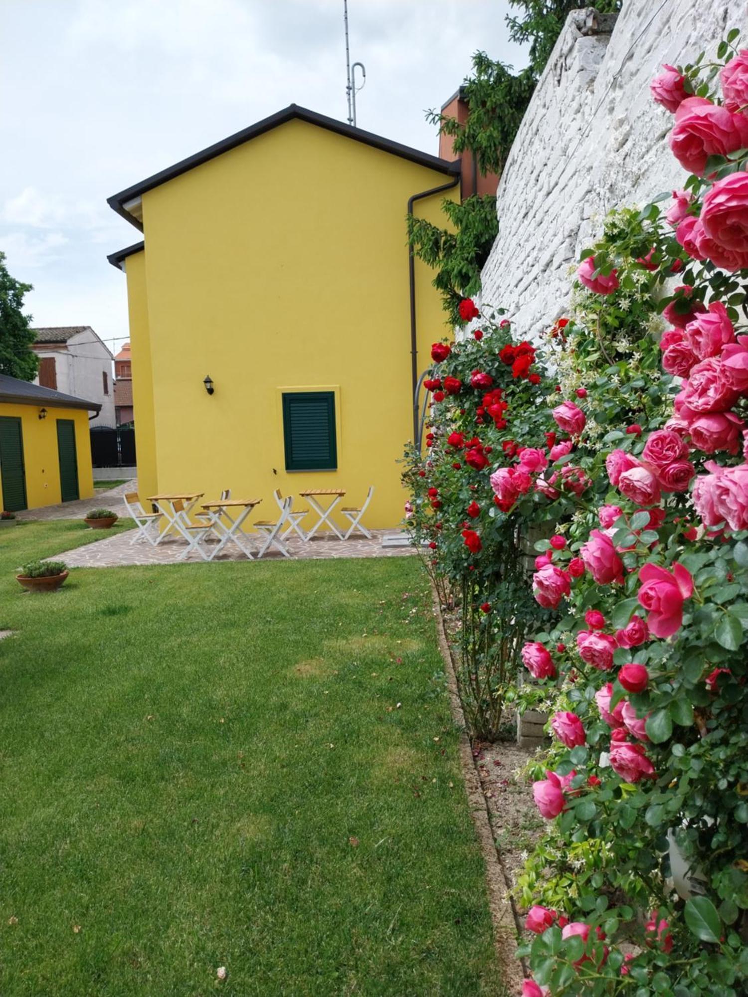 La Casa Gialla Couette-café Ravenne
