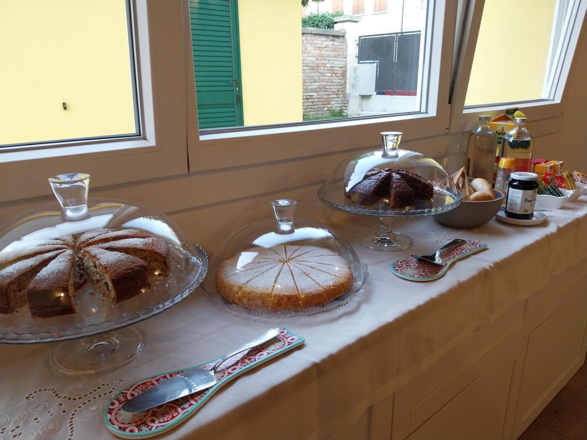 La Casa Gialla Bed & Breakfast *